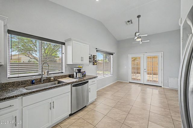 4049 W HACKAMORE Drive, Phoenix, AZ 85083