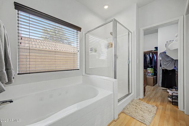 4049 W HACKAMORE Drive, Phoenix, AZ 85083