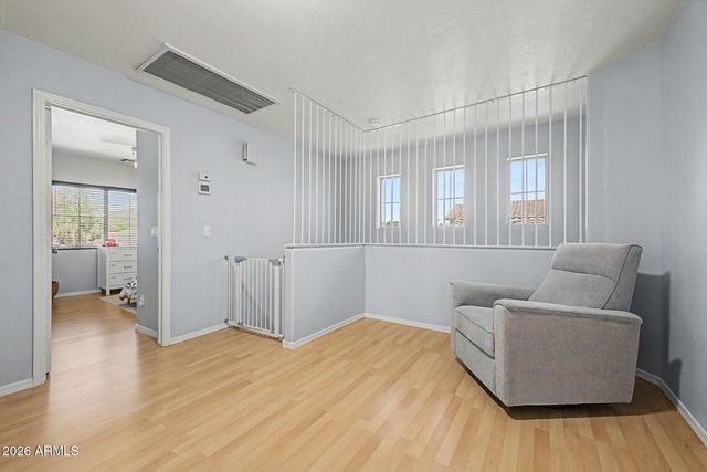 4049 W HACKAMORE Drive, Phoenix, AZ 85083