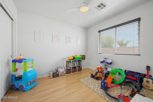 4049 W HACKAMORE Drive, Phoenix, AZ 85083