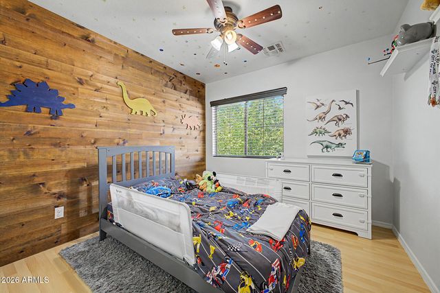 4049 W HACKAMORE Drive, Phoenix, AZ 85083