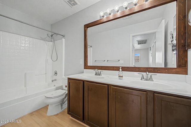 4049 W HACKAMORE Drive, Phoenix, AZ 85083