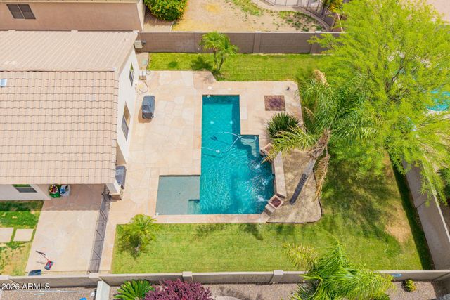 4049 W HACKAMORE Drive, Phoenix, AZ 85083