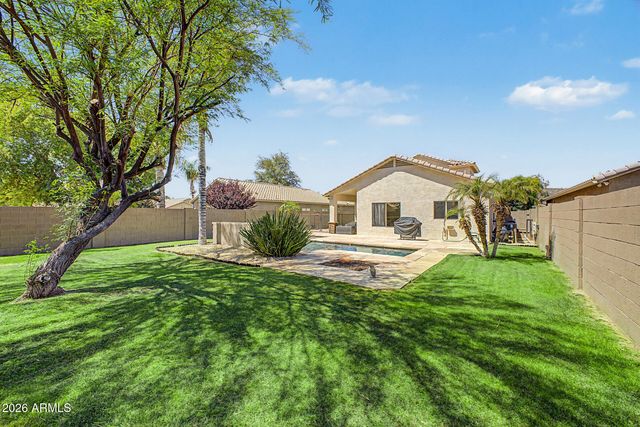 4049 W HACKAMORE Drive, Phoenix, AZ 85083