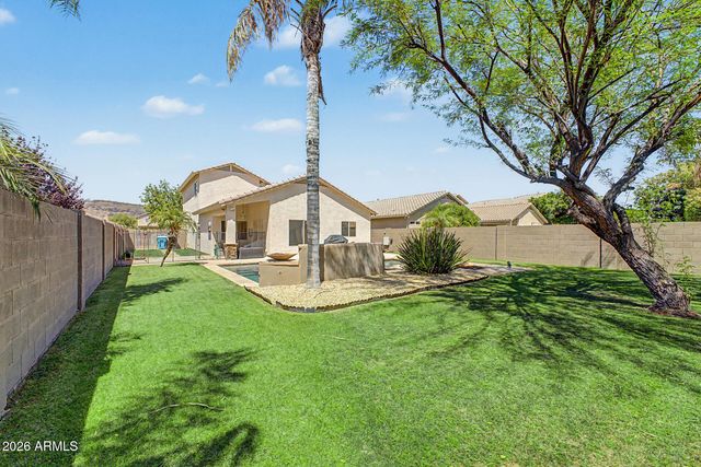 4049 W HACKAMORE Drive, Phoenix, AZ 85083