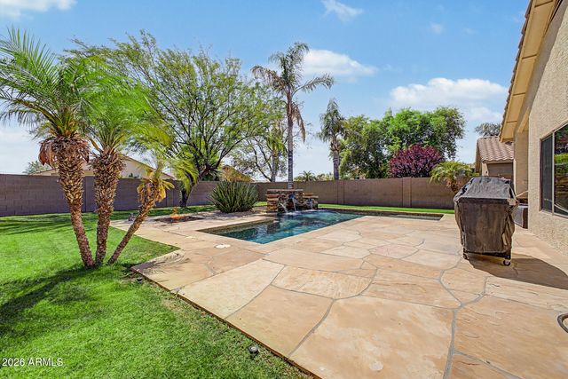 4049 W HACKAMORE Drive, Phoenix, AZ 85083