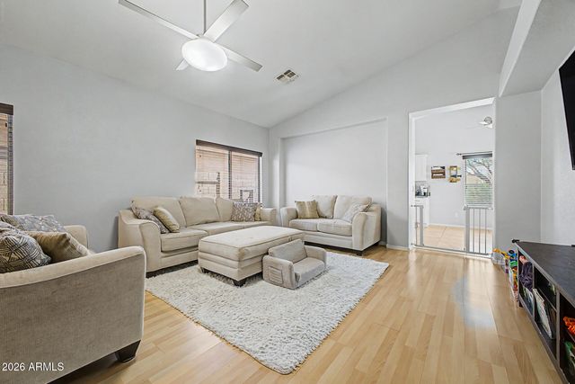 4049 W HACKAMORE Drive, Phoenix, AZ 85083