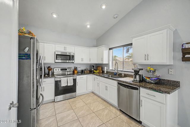 4049 W HACKAMORE Drive, Phoenix, AZ 85083