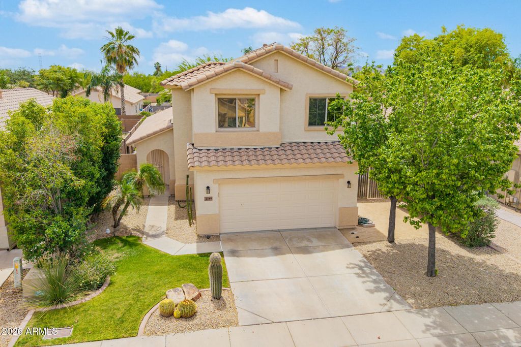 4049 W HACKAMORE Drive, Phoenix, AZ 85083