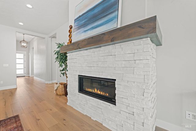 6121 S Cubola Way, Meridian, ID 83642