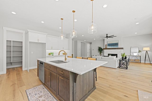 6121 S Cubola Way, Meridian, ID 83642