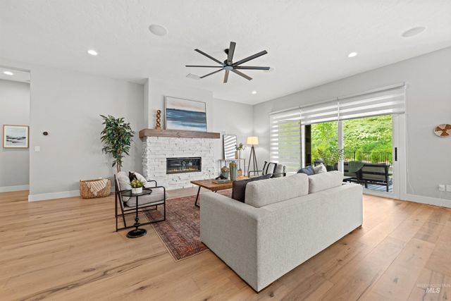 6121 S Cubola Way, Meridian, ID 83642