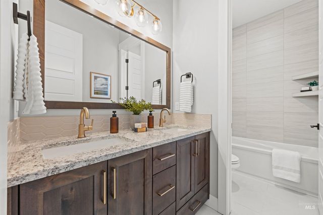6121 S Cubola Way, Meridian, ID 83642