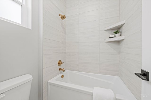 6121 S Cubola Way, Meridian, ID 83642