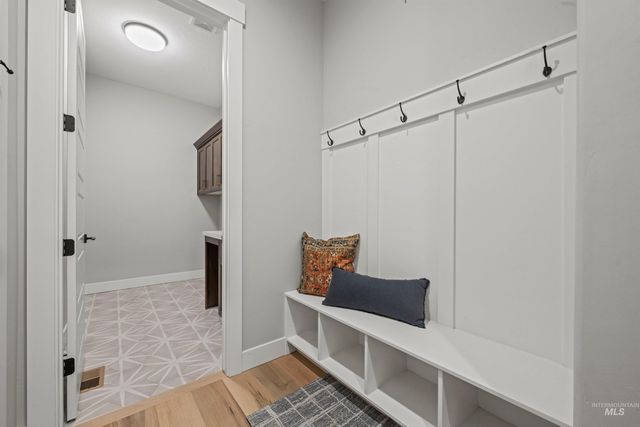 6121 S Cubola Way, Meridian, ID 83642