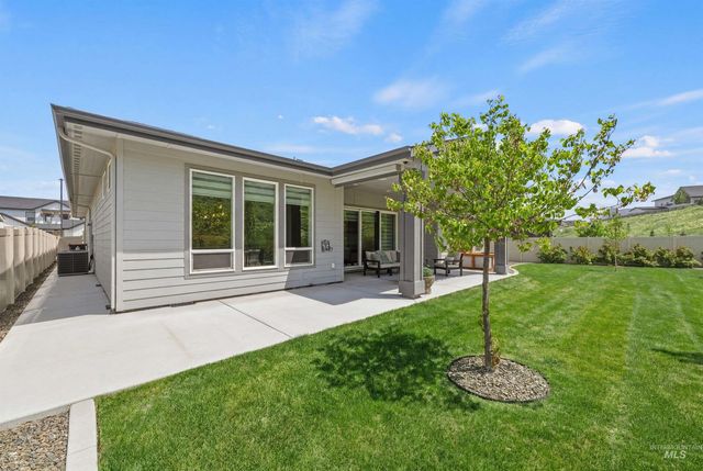 6121 S Cubola Way, Meridian, ID 83642