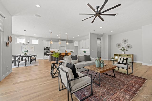 6121 S Cubola Way, Meridian, ID 83642