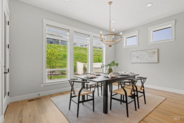 6121 S Cubola Way, Meridian, ID 83642