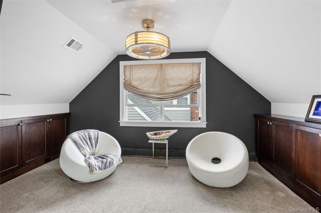 650 S 9th Street, Lindenhurst, NY 11757