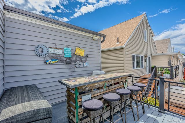 650 S 9th Street, Lindenhurst, NY 11757