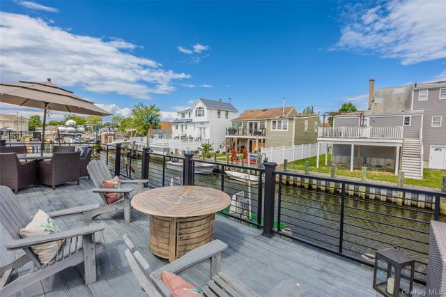 650 S 9th Street, Lindenhurst, NY 11757