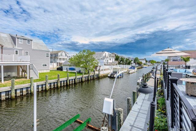 650 S 9th Street, Lindenhurst, NY 11757