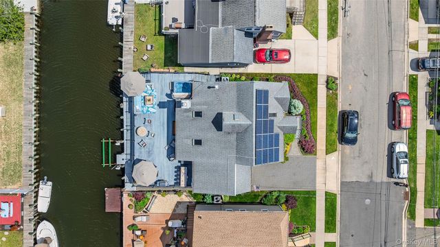 650 S 9th Street, Lindenhurst, NY 11757