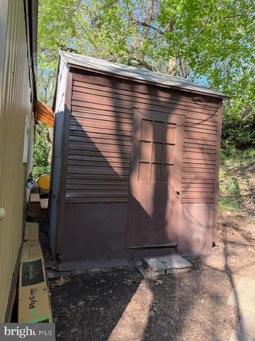 20 OAKLAND MNR, Highspire, PA 17034