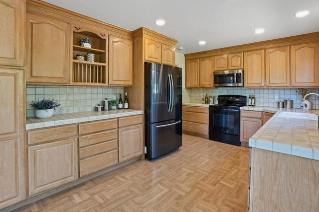 20471 Black Road, Los Gatos, CA 95033