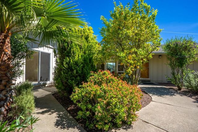 20471 Black Road, Los Gatos, CA 95033