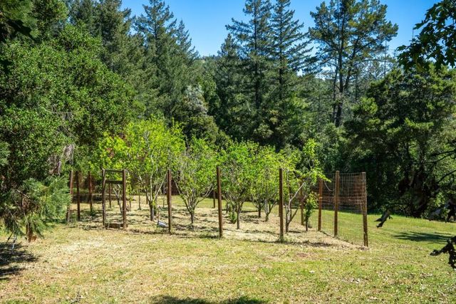 20471 Black Road, Los Gatos, CA 95033