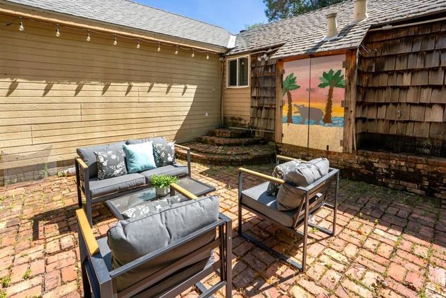 20471 Black Road, Los Gatos, CA 95033