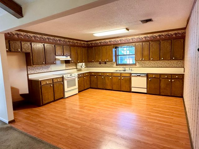 505 Crenshaw St, Berwick, LA 70342