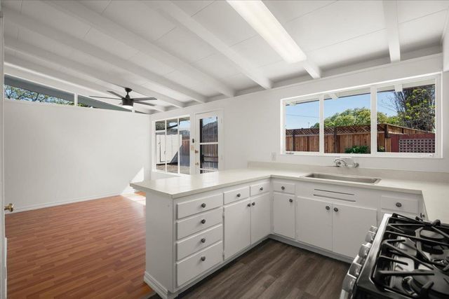 832 Pebblelake Court, Sunnyvale, CA 94089