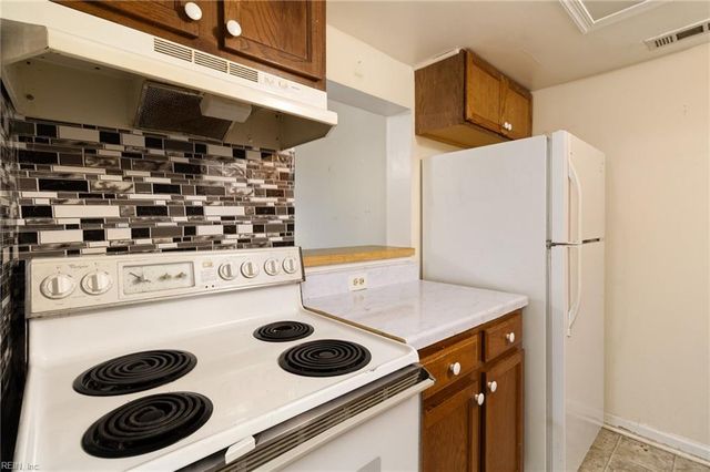 138 Greendale RD, Virginia Beach, VA 23452