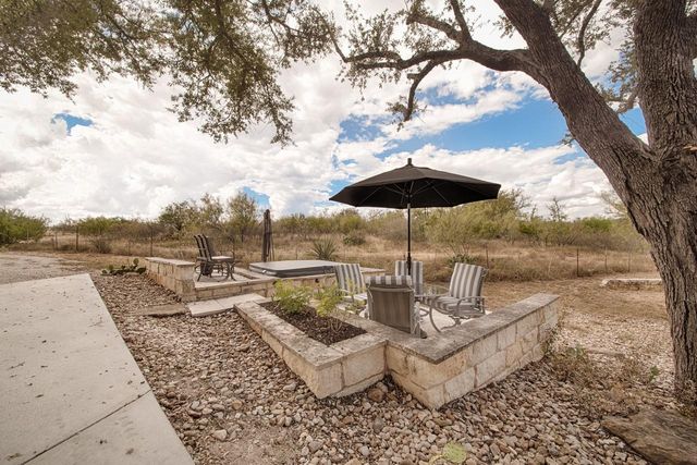 348 Chimney Cove DR, Marble Falls, TX 78654