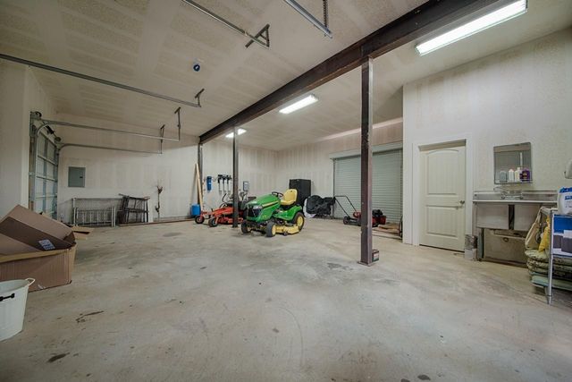 348 Chimney Cove DR, Marble Falls, TX 78654