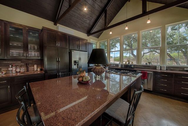 348 Chimney Cove DR, Marble Falls, TX 78654