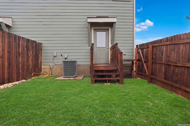 7239 Converse Ridge Ln, San Antonio, TX 78239