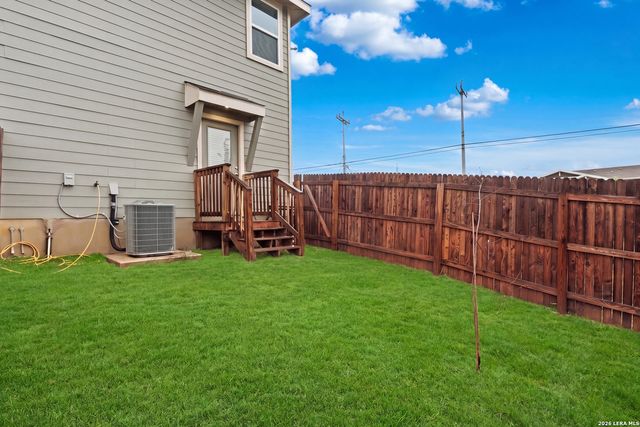 7239 Converse Ridge Ln, San Antonio, TX 78239