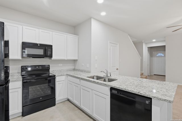 7239 Converse Ridge Ln, San Antonio, TX 78239