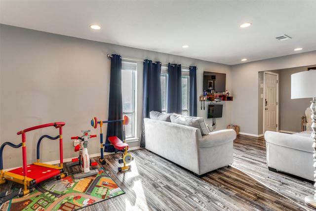 7501 Trimble Drive, Fort Worth, TX 76134