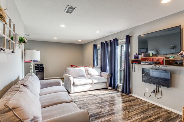 7501 Trimble Drive, Fort Worth, TX 76134