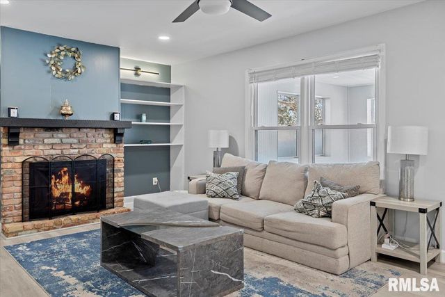 2612 ARLINGTON Drive, Springfield, IL 62704