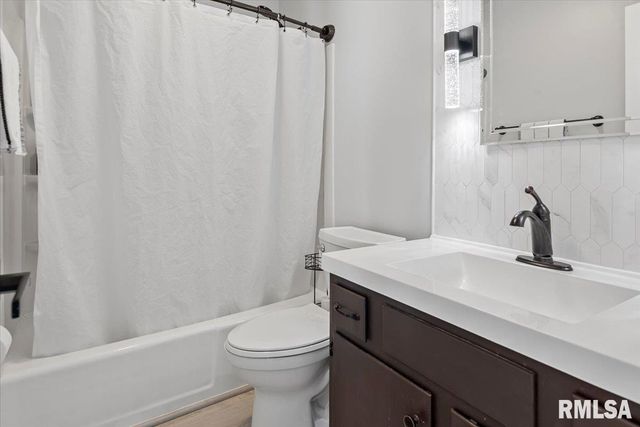 2612 ARLINGTON Drive, Springfield, IL 62704