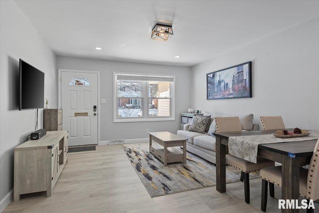 2612 ARLINGTON Drive, Springfield, IL 62704