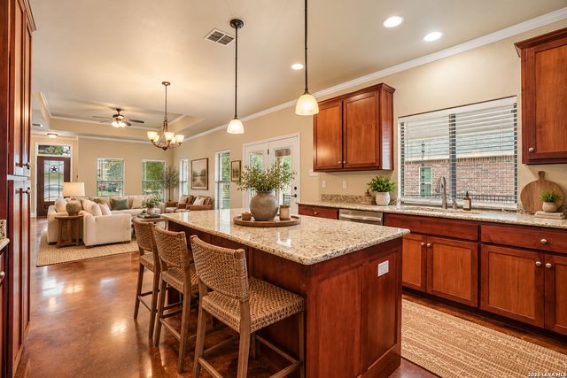 1448 Hanz, New Braunfels, TX 78130