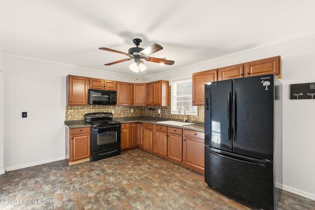 3406 Schooler Ln, Louisville, KY 40272