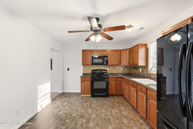 3406 Schooler Ln, Louisville, KY 40272