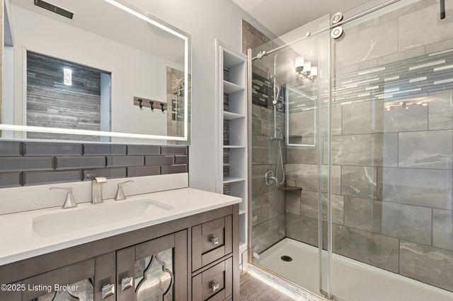 3406 Schooler Ln, Louisville, KY 40272